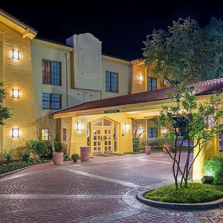 La Quinta Inn By Wyndham San Antonio I-35 N At Toepperwein Eksteriør billede