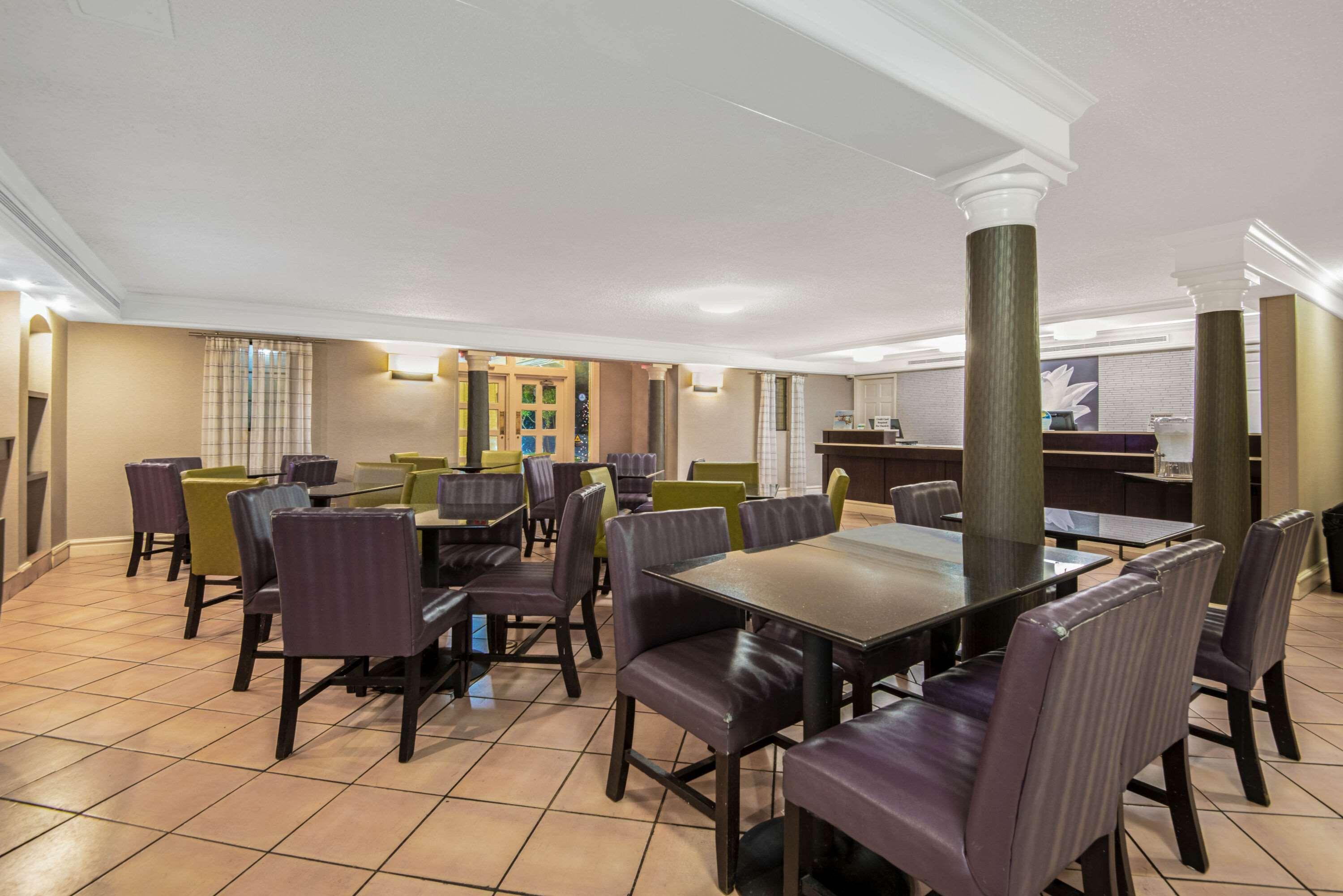 La Quinta Inn By Wyndham San Antonio I-35 N At Toepperwein Eksteriør billede