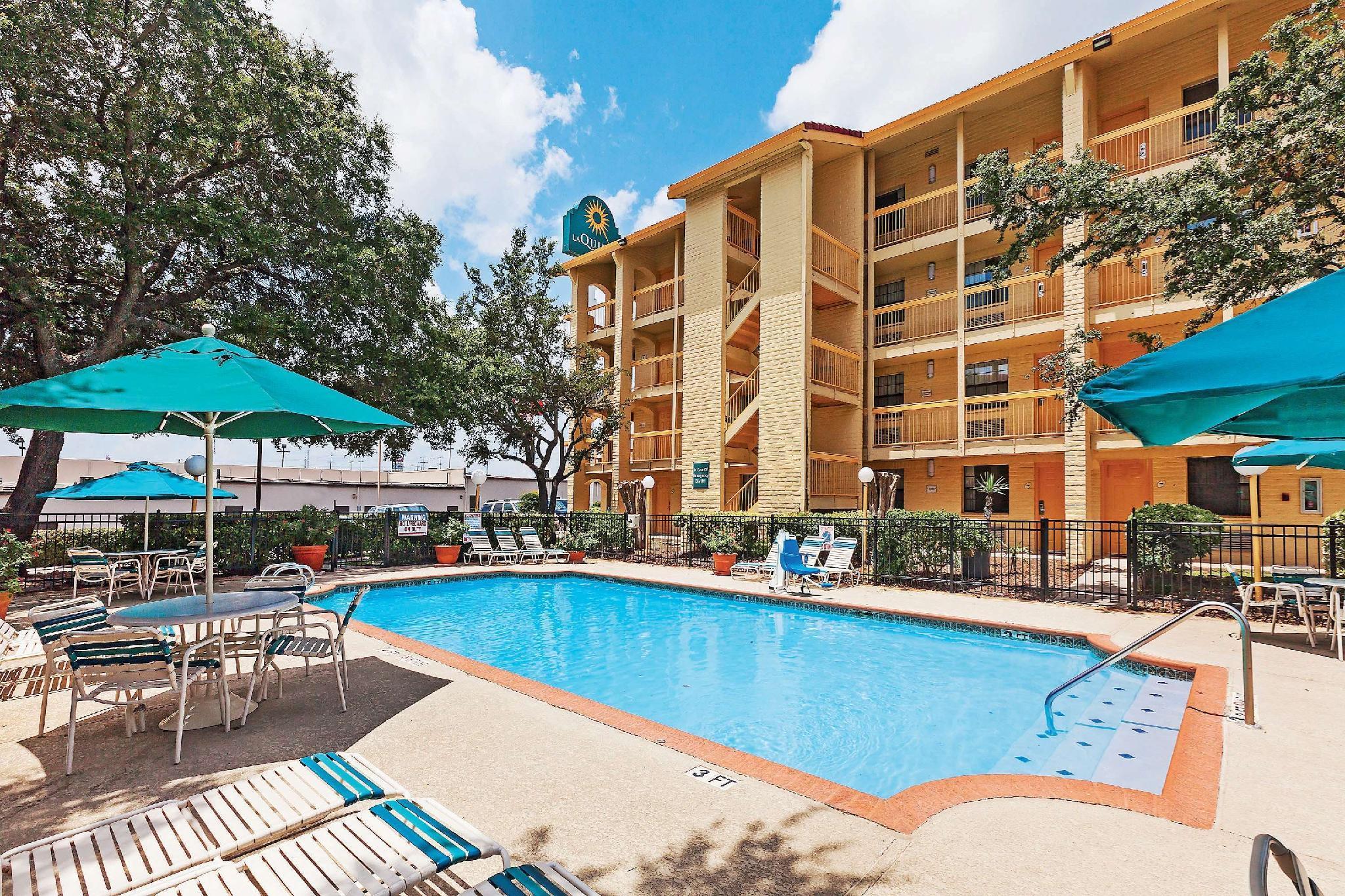 La Quinta Inn By Wyndham San Antonio I-35 N At Toepperwein Eksteriør billede