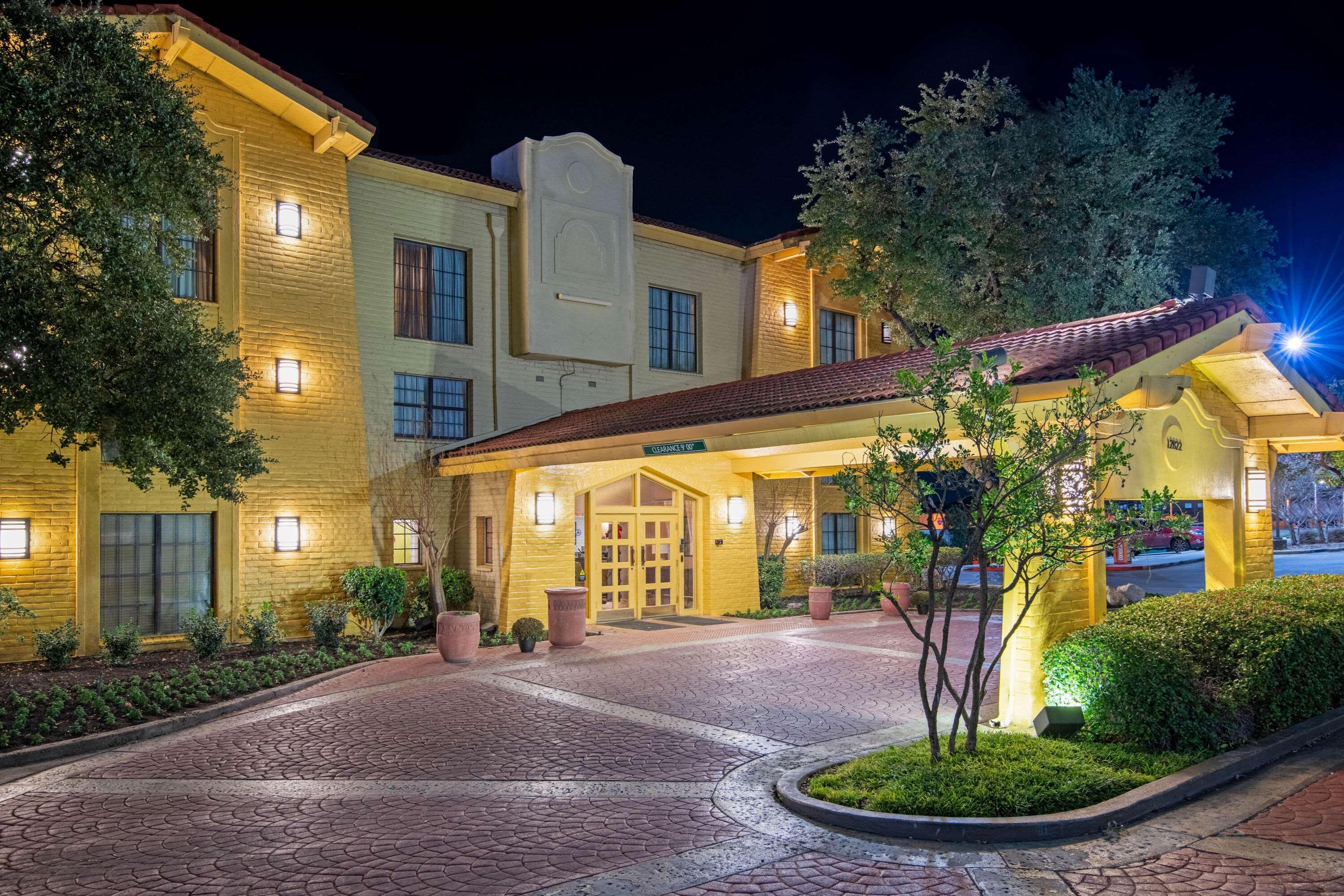 La Quinta Inn By Wyndham San Antonio I-35 N At Toepperwein Eksteriør billede