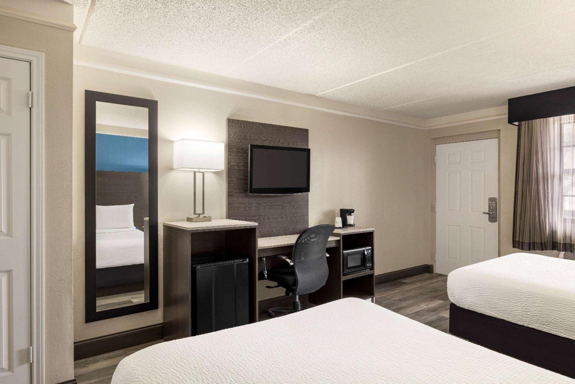La Quinta Inn By Wyndham San Antonio I-35 N At Toepperwein Eksteriør billede
