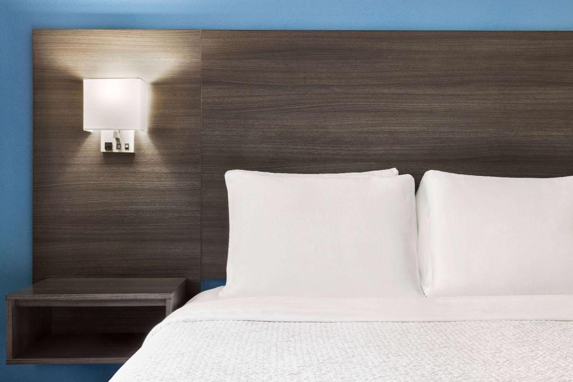 La Quinta Inn By Wyndham San Antonio I-35 N At Toepperwein Eksteriør billede
